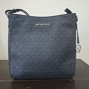 Michael Kors Jet Set Travel large messenger crossbody bag in black
